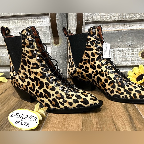 Authentic COACH Lace Up Leopard Print Bootie Size 5B New - Picture 2 of 14